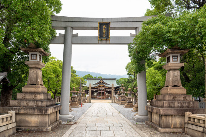 JR住吉駅から徒歩5分、「本住吉神社」目の前